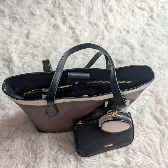 Set Nine West Jordi Trap Shoulder Tote Bag and Crossbody - Picture 9 of 11